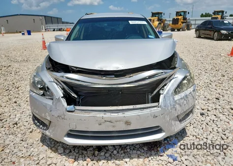 2015 Nissan Altima 2.5 z USA, uszkodzony, nr VIN 1N4AL3AP5FN334714